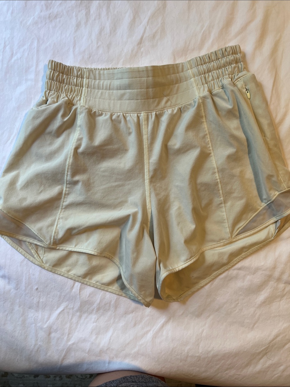 Lululemon Hotty Hot Shorts- HR, 2.5”